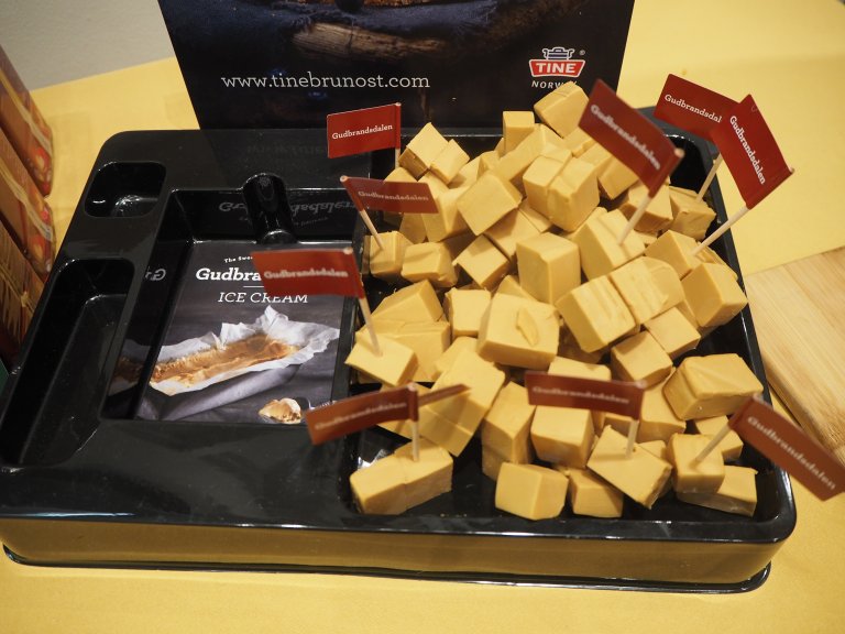 Brunost cubes at the Fenwick event