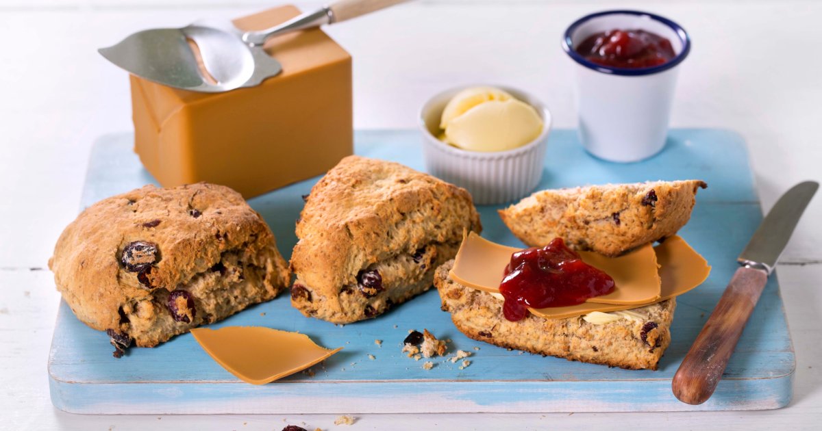 Muesli scones with brunost - Canada (English)