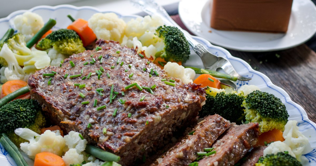 Brown Cheese Meatloaf (kjøttpudding med brunost)