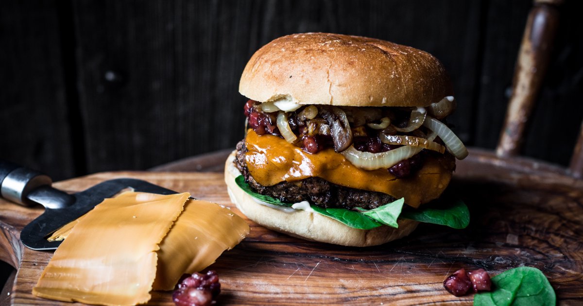 Brunost Burger with Lingonberry-Bacon Jam