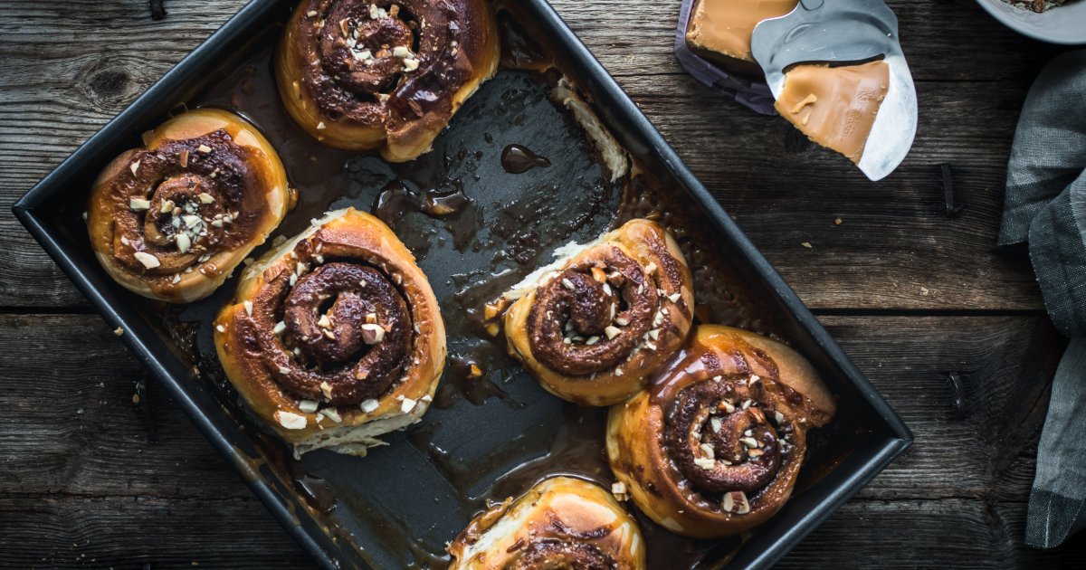 Brunost-Caramel Cinnamon Buns