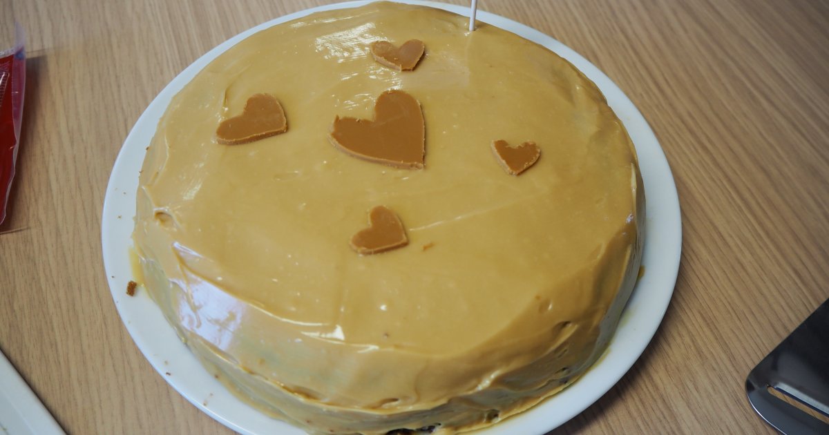 Carrot cake with brunost-icing