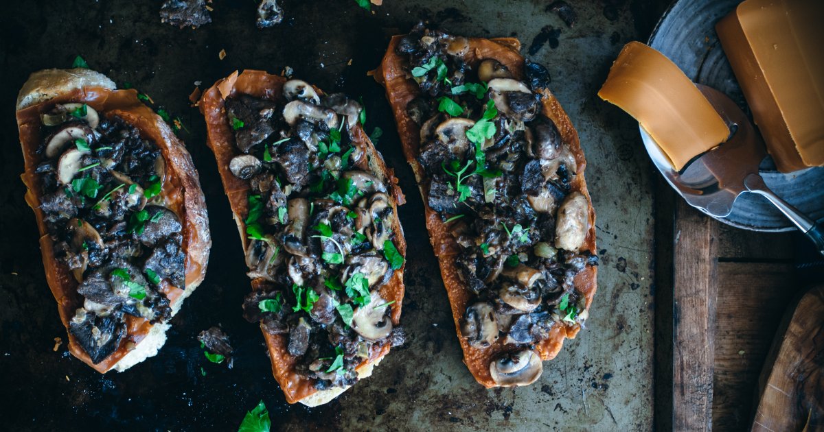 Brunost Toasts with Creamy Reindeer & Mushrooms