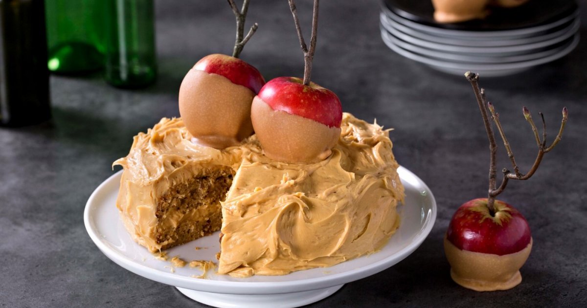 Brunost Apple Cake - UK